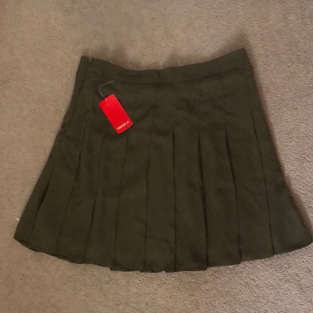 NWT Forever21 Pleated Skirt💋